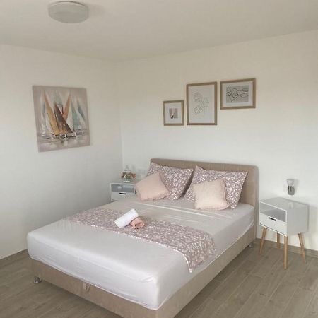 Studio Apartman Mare Трогір Екстер'єр фото