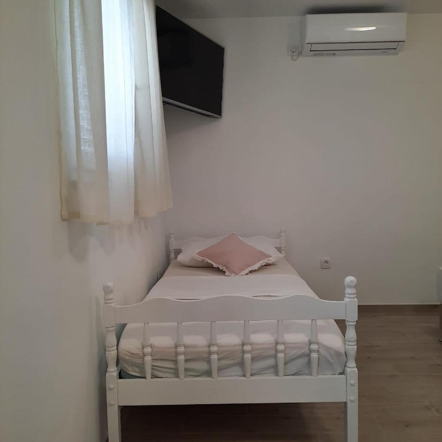 Studio Apartman Mare Трогір Екстер'єр фото